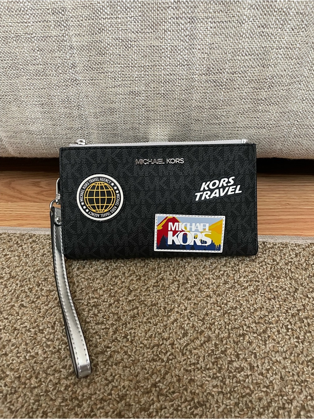 (NEW) Michael Kors Black Travel Patch Wallet Wristlet  (limited edition)